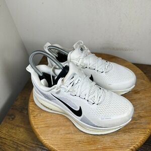 Nike Air Zoom Vomero 17 Womens Running Shoes White Black HM6804-101 Size 7.5